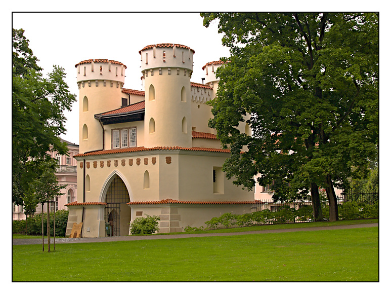 p8035177-vstupni-brana
